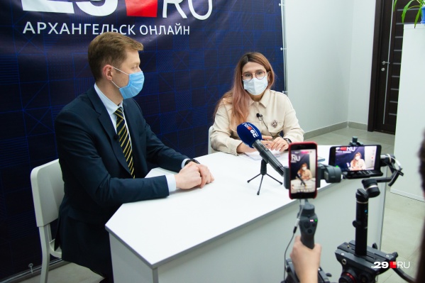 В эфире обсудили темы, связанные с COVID-19, вакцинацией, обеспечением лекарствами, — об этом спрашивали люди<br> В эфире обсудили темы, связанные с COVID-19, вакцинацией, обеспечением лекарствами, — об этом спрашивали люди<br>