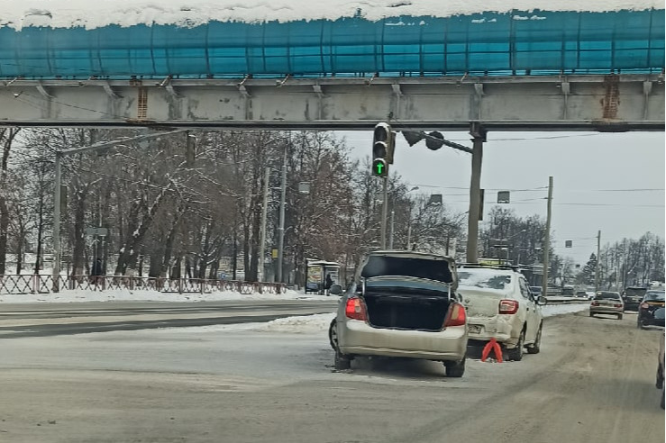 Тормозной путь увеличивается из-за состояния дорог, не все это учитывают Тормозной путь увеличивается из-за состояния дорог, не все это учитывают