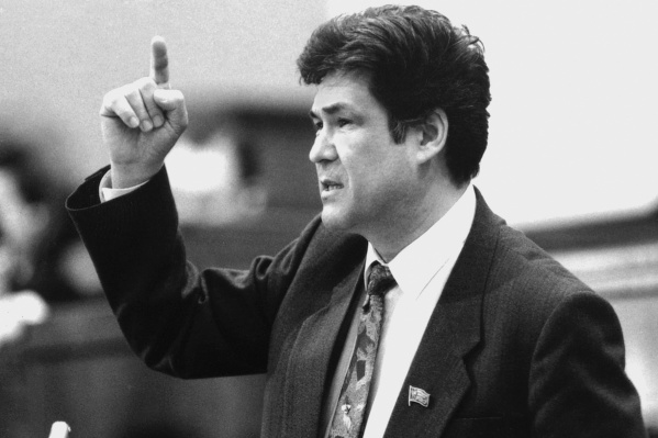 Аман Тулеев стал губернатором Кузбасса в 1997 году Аман Тулеев стал губернатором Кузбасса в 1997 году
