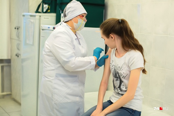 От ВПЧ в Челябинской области прививают <nobr class="_">12-летних</nobr> школьников От ВПЧ в Челябинской области прививают <nobr class="_">12-летних</nobr> школьников