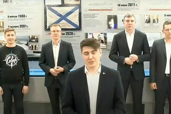 Общение с президентом заняло около трех минут Общение с президентом заняло около трех минут