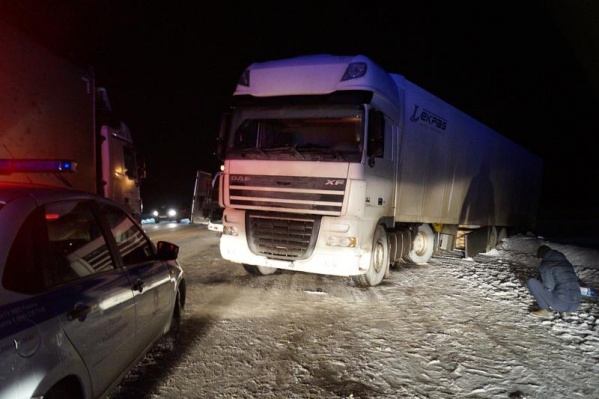 По предварительной версии полиции, ДТП спровоцировал водитель фуры По предварительной версии полиции, ДТП спровоцировал водитель фуры