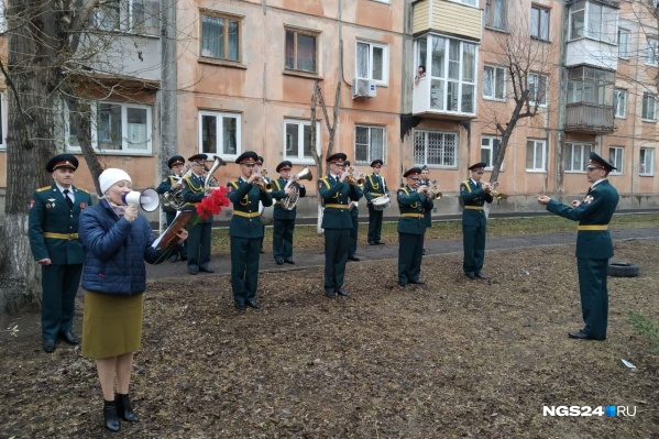 Ветерана Великой Отечественной войны Клавдию Сергеевну Гаврилову поздравили в Красноярске первой Ветерана Великой Отечественной войны Клавдию Сергеевну Гаврилову поздравили в Красноярске первой