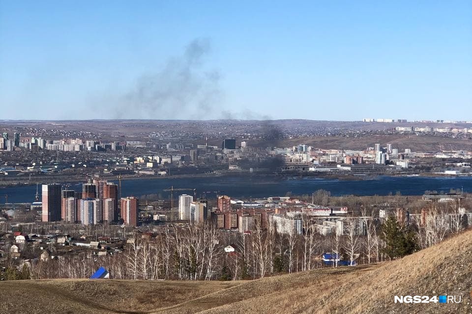 Вид на пожар с Торгашинского хребта Вид на пожар с Торгашинского хребта