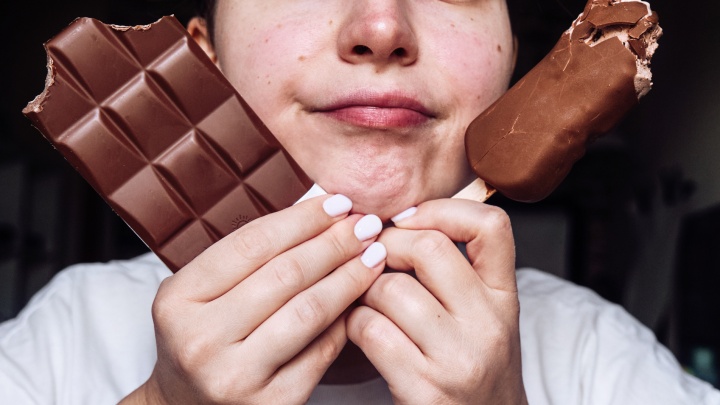 5 пищевых привычек, которые провоцируют акне и другие проблемы с кожей
