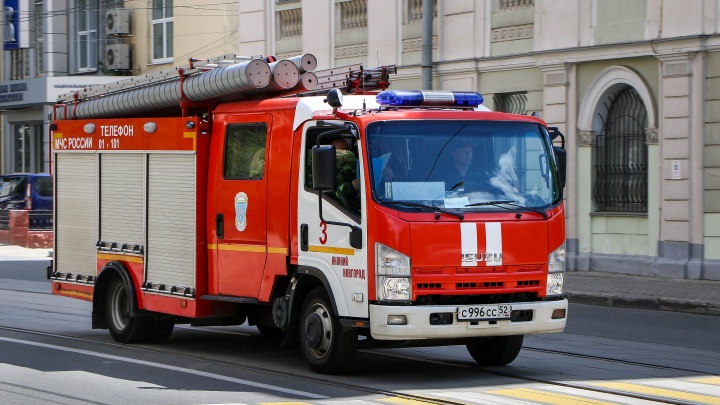 В здании отеля Marins Park произошел пожар: на месте работают спасатели