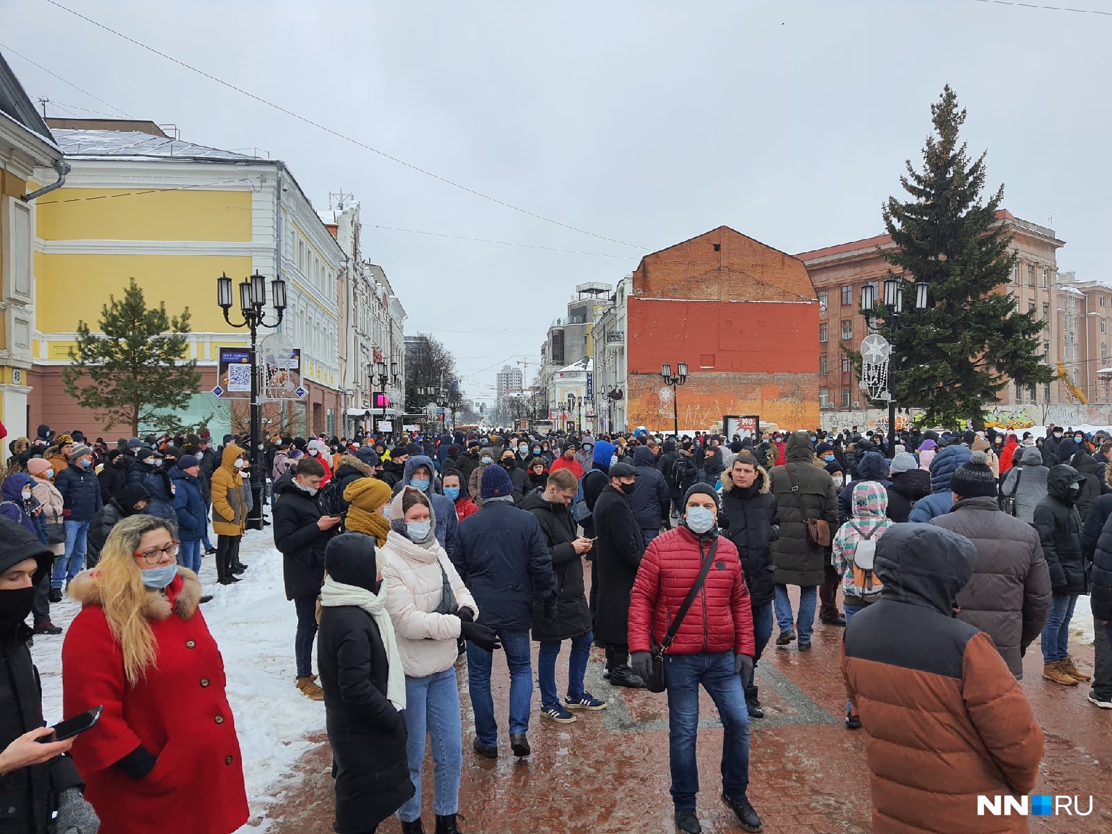 Сложно назвать точное число участников акции как в начале митинга, так и в конце. Однако, по ощущениям многих присутствовавших, сегодня пришло значительно меньше человек Сложно назвать точное число участников акции как в начале митинга, так и в конце. Однако, по ощущениям многих присутствовавших, сегодня пришло значительно меньше человек