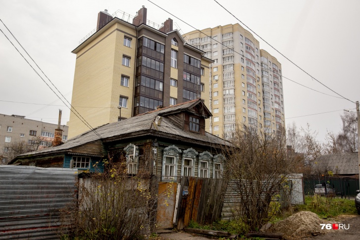 Новостройки начали теснить частный сектор здесь в последнее десятилетие Новостройки начали теснить частный сектор здесь в последнее десятилетие