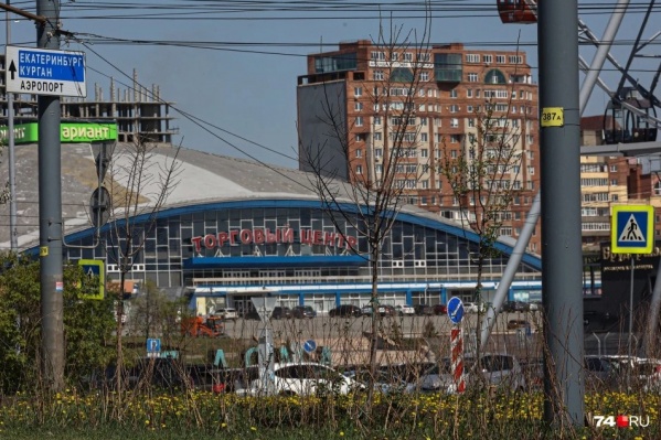 Похожая картина наблюдается и на Северо-Западе Челябинска, и в центре, и в Тракторозаводском районе Похожая картина наблюдается и на Северо-Западе Челябинска, и в центре, и в Тракторозаводском районе
