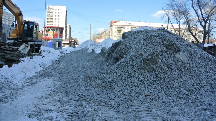В Екатеринбурге еще на месяц отложили открытие улицы на ВИЗе