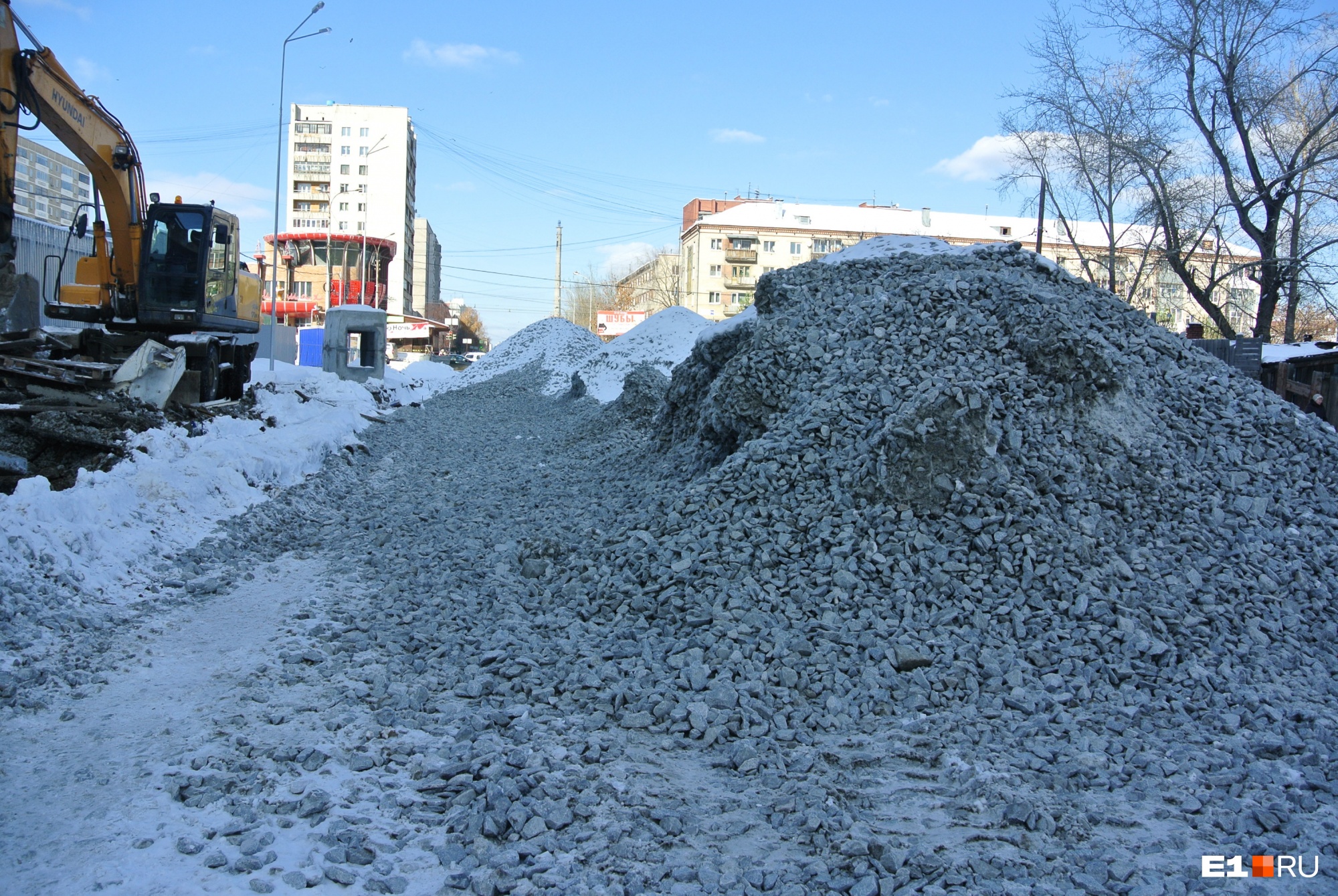 В Екатеринбурге еще на месяц отложили открытие улицы на ВИЗе