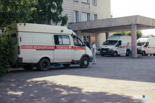 При вызовах с температурой приоритет скорая отдает детям и пожилым При вызовах с температурой приоритет скорая отдает детям и пожилым