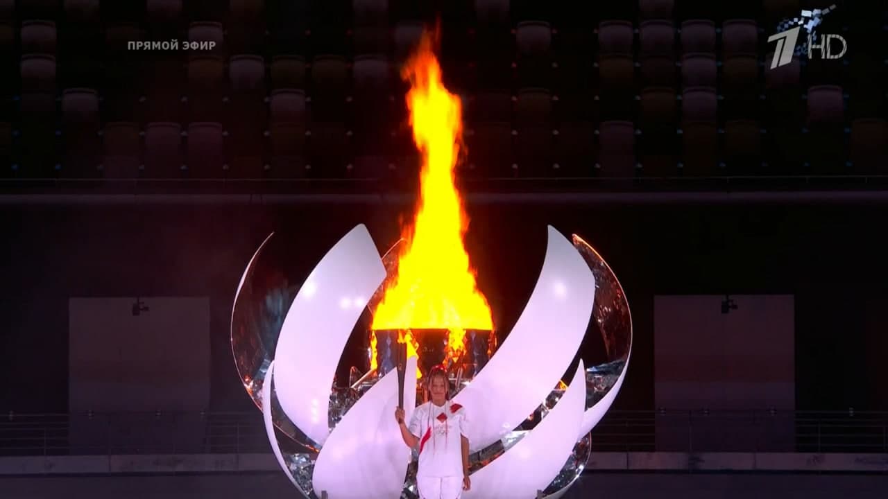 Олимпийский огонь зажгла теннисистка Наоми Осака под «Болеро»