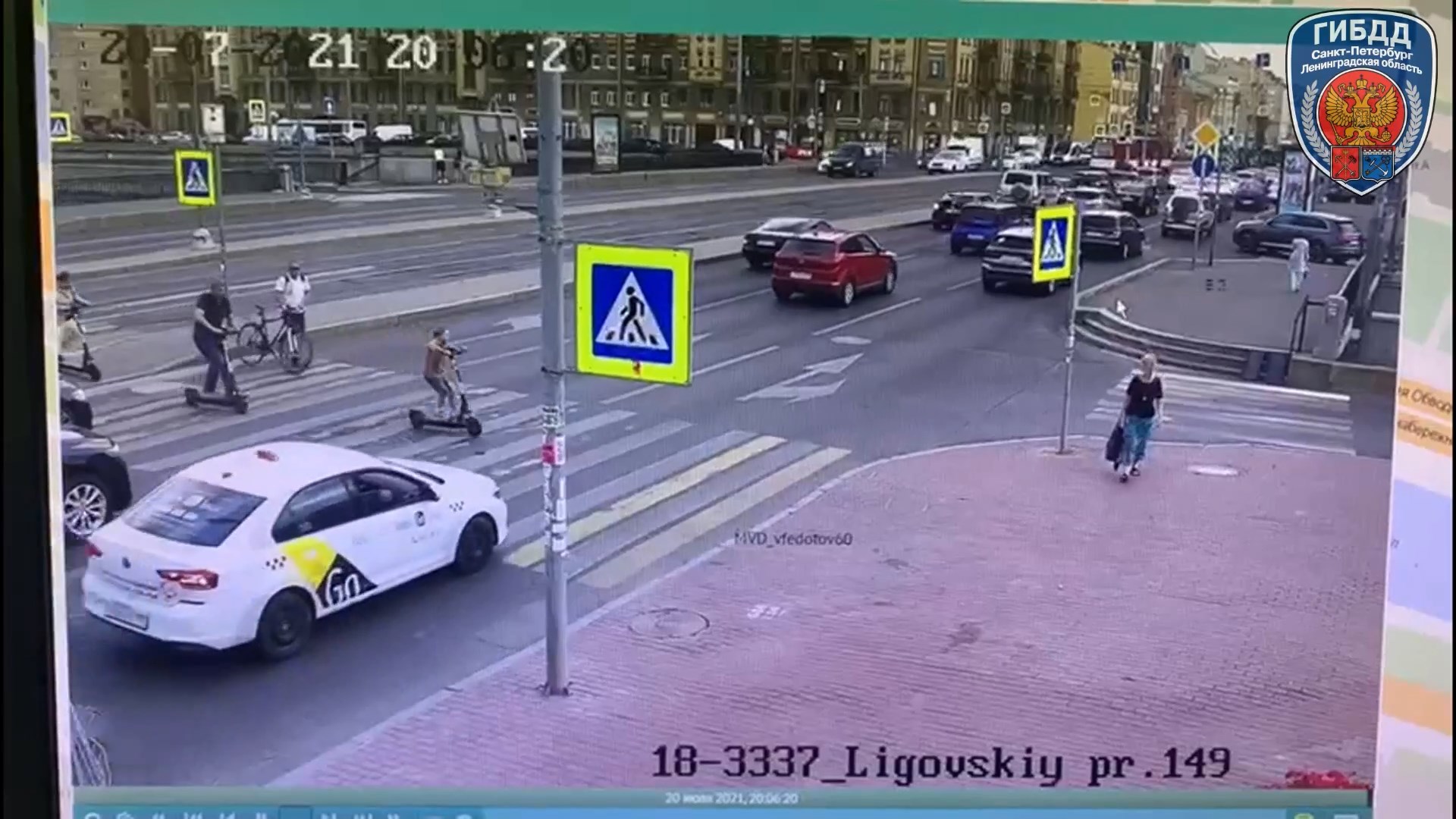 Скриншот видео <a href="https://vk.com/wall-101569986_19298" class="io-leave-page _" target="_blank">УГИБДД по Петербургу и Ленобласти</a>