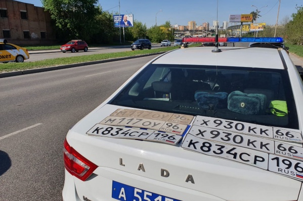 Автоинспекторы вышли на рейды со смартфонами Автоинспекторы вышли на рейды со смартфонами