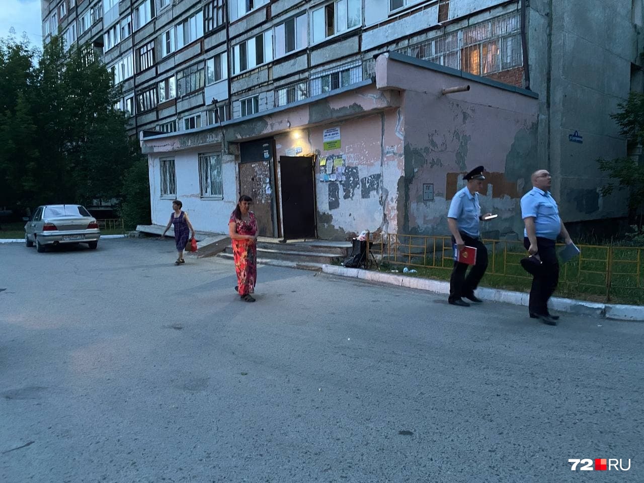Женщина в длинном платье — бабушка Насти, Татьяна Кукарская Женщина в длинном платье — бабушка Насти, Татьяна Кукарская