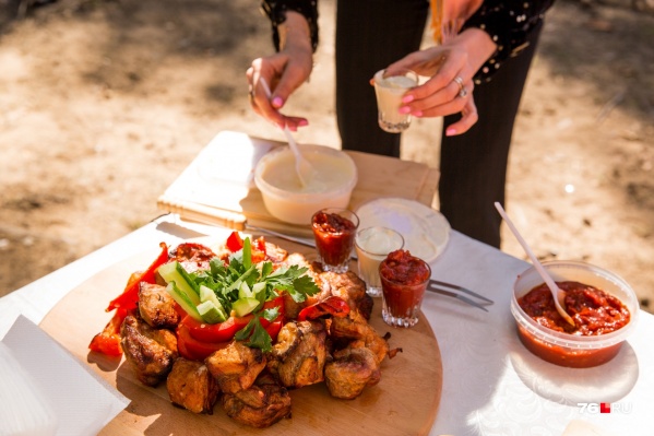 Шашлыки на Первомай — это почти как оливье на Новый год