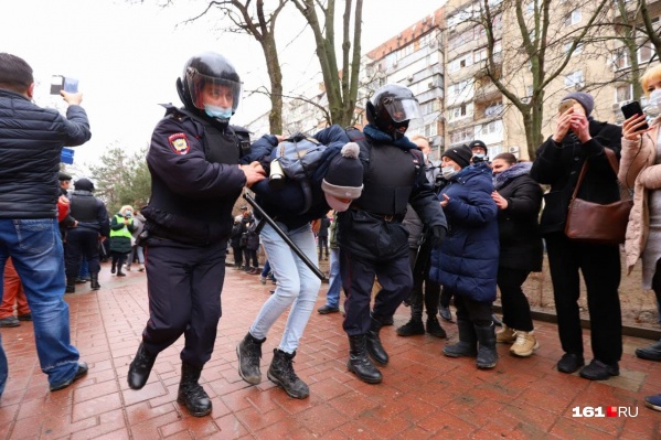 Горожане вышли на не согласованную с властями акцию Горожане вышли на не согласованную с властями акцию