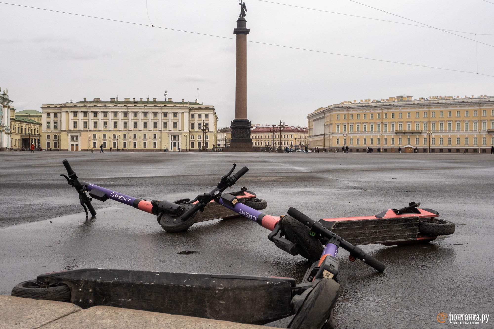 Петербуржцы остались без колес: что думают горожане о первом дне без самокатов
