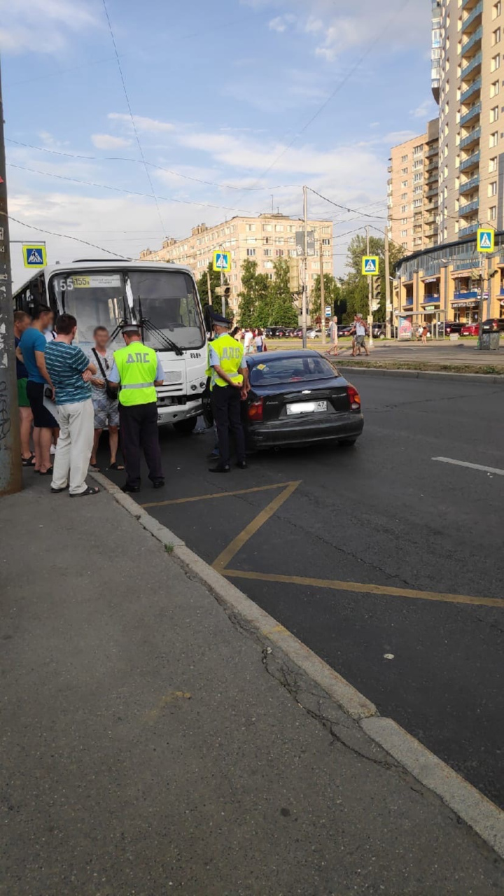 Гость с уголовным прошлым угнал «Шевроле» в Янино и устроил «пьяное» ДТП с  маршруткой в Петербурге | 16.07.2021 | Санкт-Петербург - БезФормата