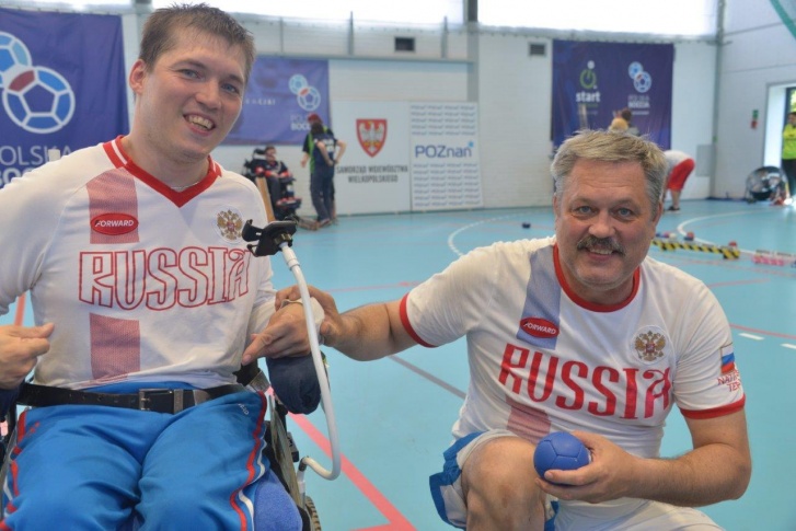 Александр Легостаев (слева) поедет с отцом, который является его тренером