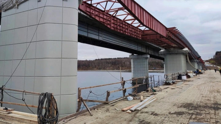 В Минтрансе Прикамья показали, как идет строительство Чусовского моста. Фотоотчет