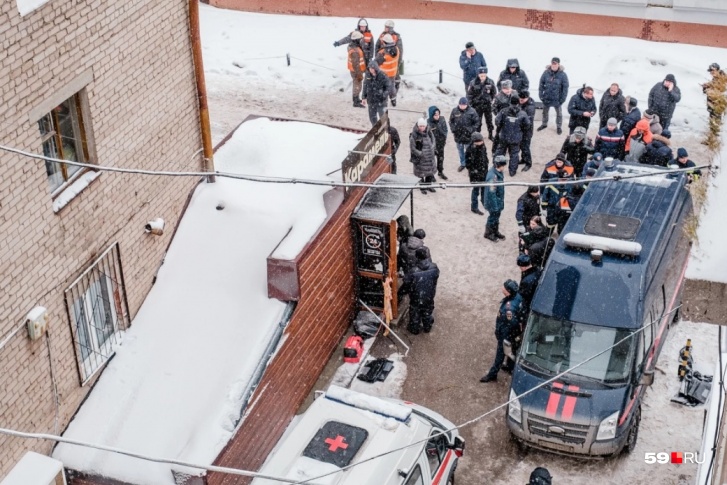 Гостиница размещалась в подвале этого дома Гостиница размещалась в подвале этого дома