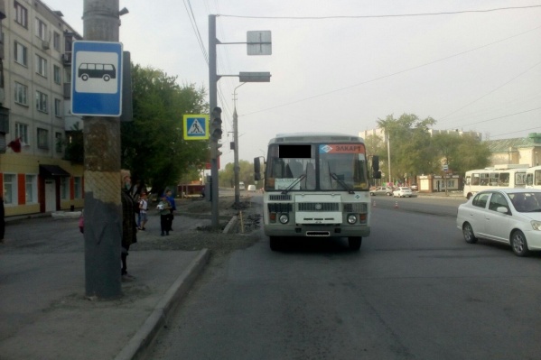 Сбитого автобусом ребенка отвезли в больницу Сбитого автобусом ребенка отвезли в больницу