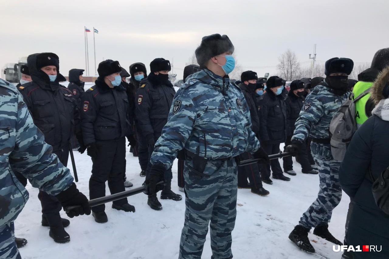 Так выглядело оцепление у Белого дома Так выглядело оцепление у Белого дома