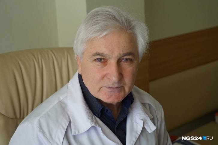 Сергей Синяпко проработал в медицине более <nobr class="_">40 лет</nobr>