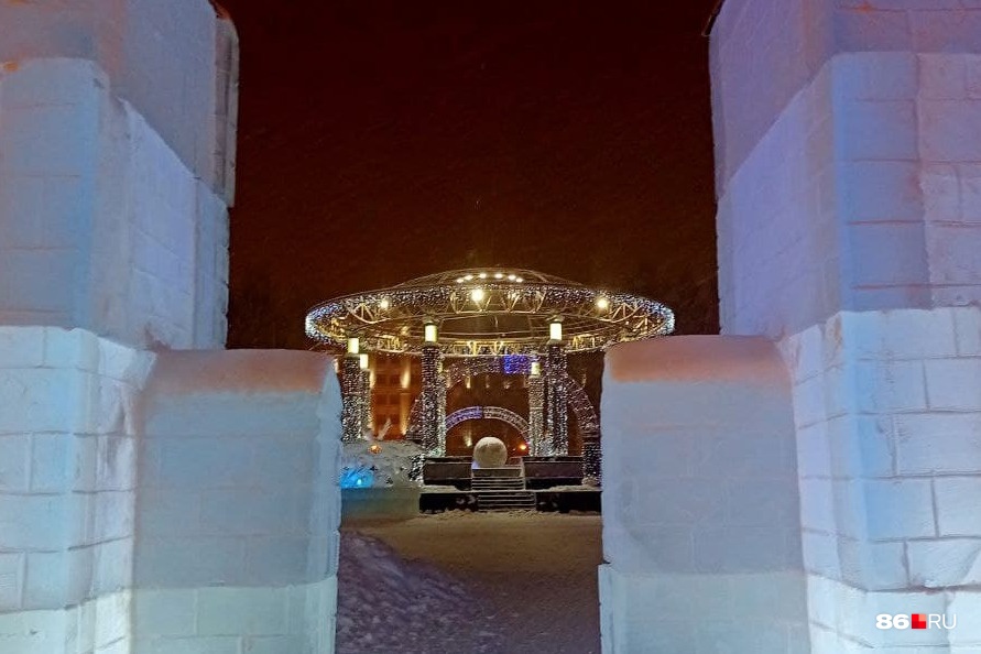 Зимой «Ротонда» становится частью ледового городка на главной площади