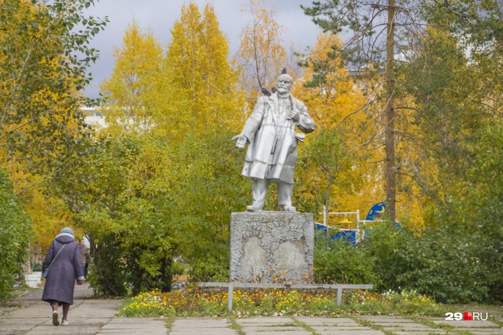 Ленина еще долго не будет на площади Терёхина Ленина еще долго не будет на площади Терёхина