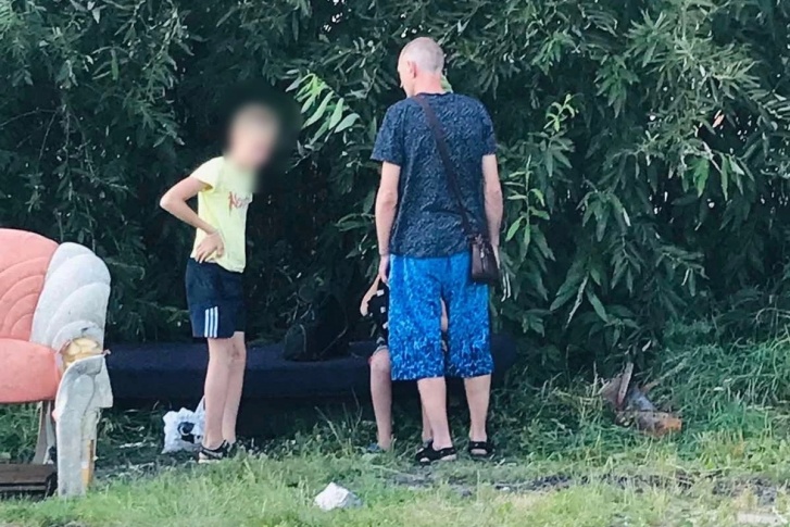 Мужчину видели на улице Стартовой. Он вел двух мальчиков в нежилое помещение Мужчину видели на улице Стартовой. Он вел двух мальчиков в нежилое помещение