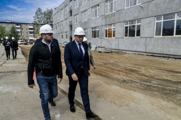Алексей Дёмкин посетил стройку с рабочим визитом Алексей Дёмкин посетил стройку с рабочим визитом