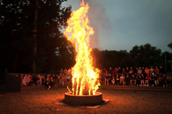 Психологи утверждают, что поиграть в ребенка иногда полезно. Помогает избавиться от стресса