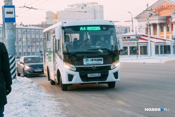 В новогодние праздники автобус маршрута <nobr class="_">№ 64</nobr> можно было заметить на улицах Омска крайне редко В новогодние праздники автобус маршрута <nobr class="_">№ 64</nobr> можно было заметить на улицах Омска крайне редко