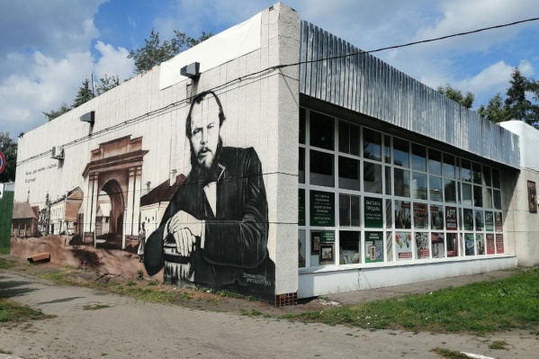 Площадь граффити — 130 <nobr class="_">кв. м</nobr> Площадь граффити — 130 <nobr class="_">кв. м</nobr>
