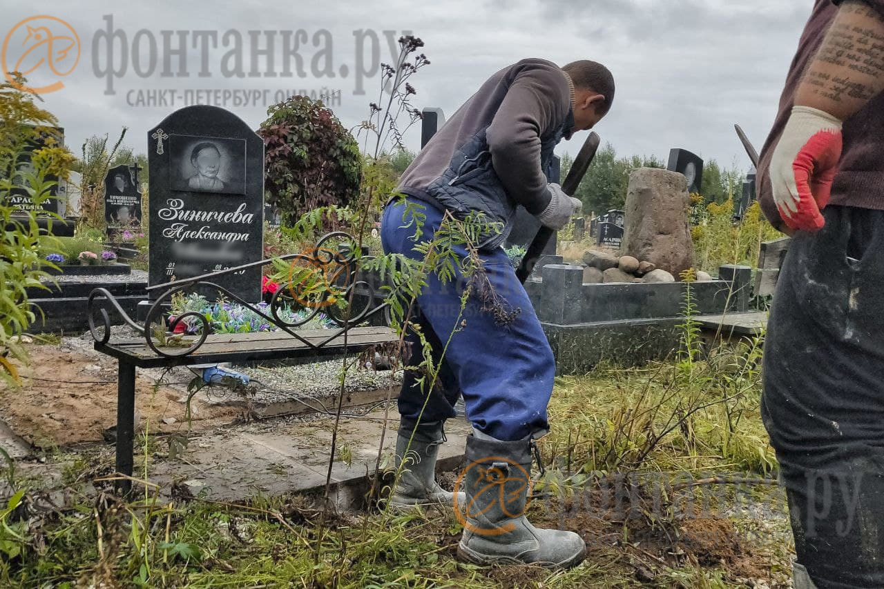 На Северном кладбище в Петербурге началась подготовка к похоронам министра МЧС Зиничева