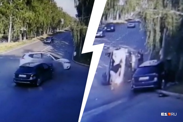 На кадрах видно, как Subaru таранит Nissan На кадрах видно, как Subaru таранит Nissan