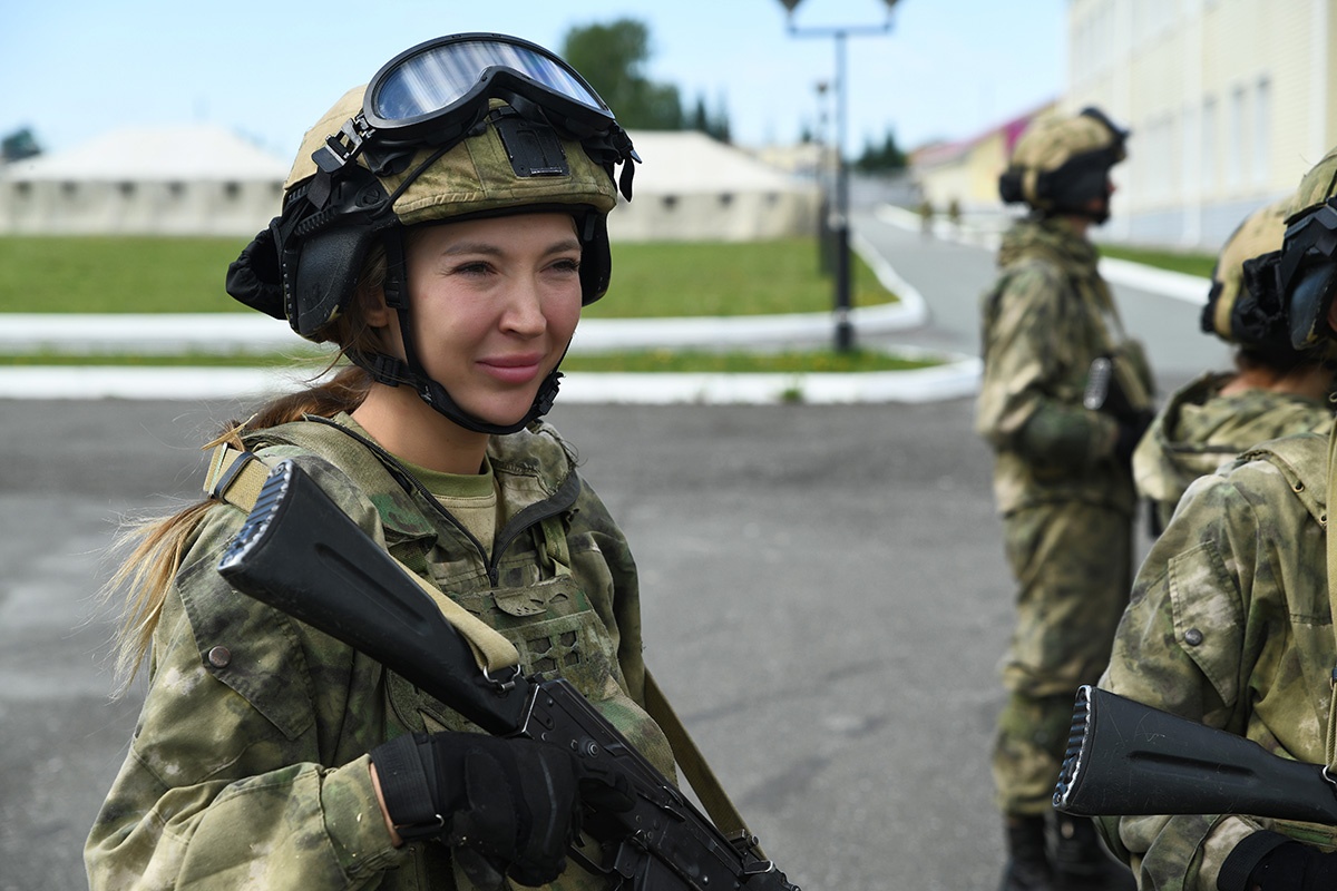 Настя провела в армии два месяца, а когда вернулась, ее отношения закончились Настя провела в армии два месяца, а когда вернулась, ее отношения закончились