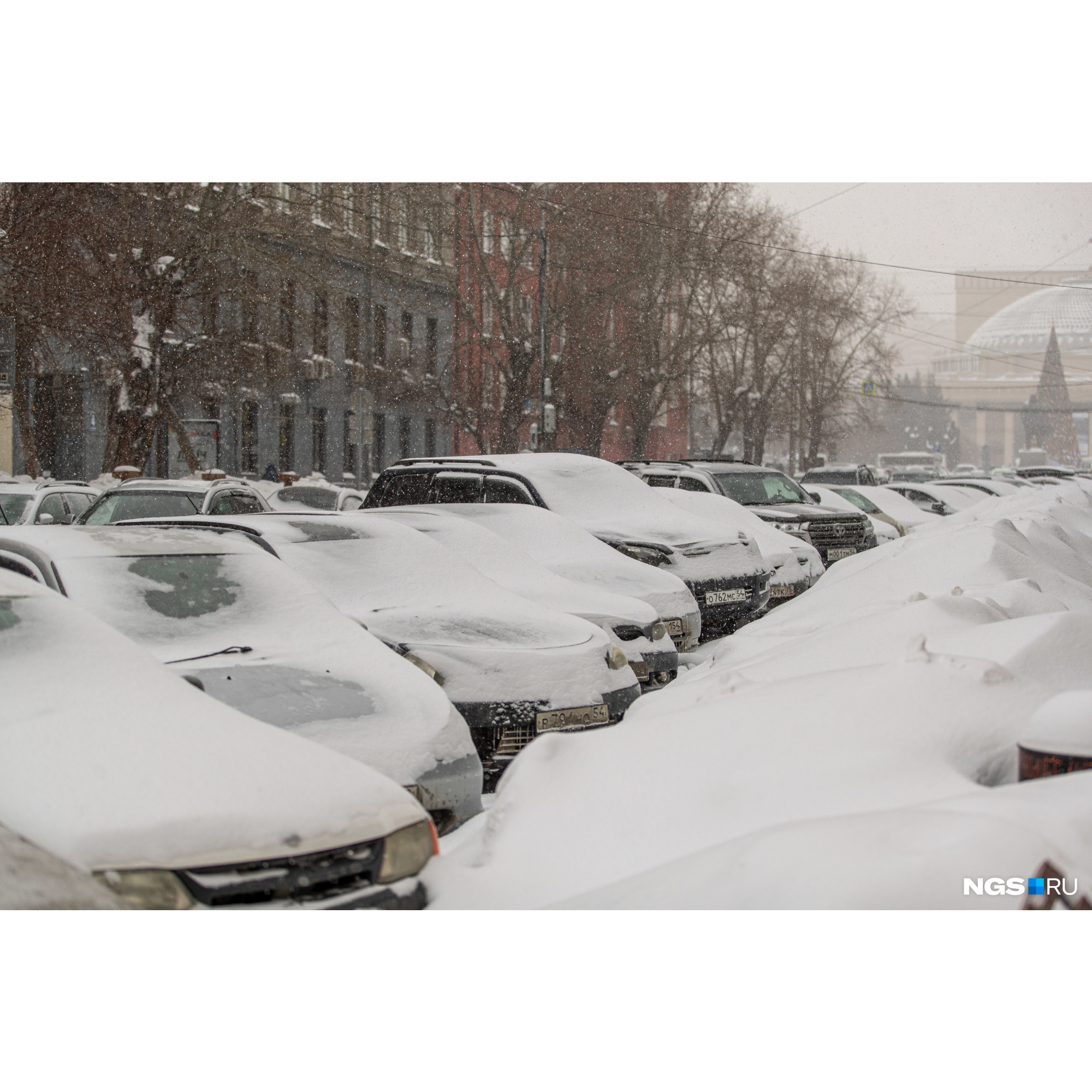 Прибавилось забот и у автомобилистов. По состоянию на 19:00 сервисы фиксируют 8-балльные пробки. А еще для начала нужно откопать свое авто Прибавилось забот и у автомобилистов. По состоянию на 19:00 сервисы фиксируют 8-балльные пробки. А еще для начала нужно откопать свое авто