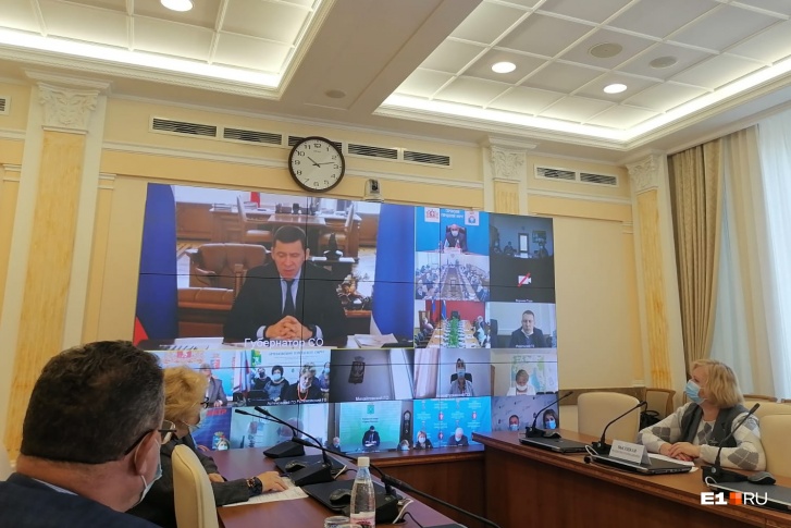 В правительстве прошло совещание, где обсудили тяжелое положение Гортранса В правительстве прошло совещание, где обсудили тяжелое положение Гортранса