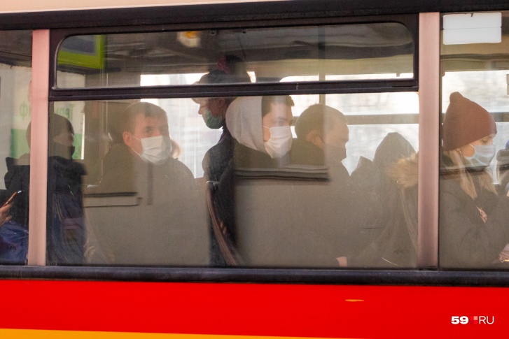 Пассажиры тоже обязаны соблюдать в автобусах антиковидные меры