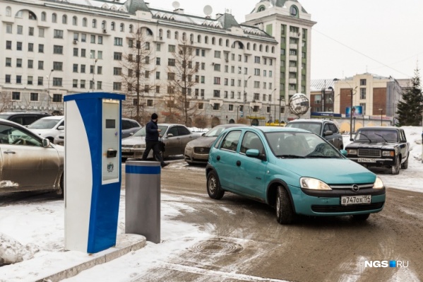 Платные парковки работают в городе с 2017 года Платные парковки работают в городе с 2017 года