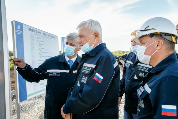 Председатель совета директоров ПАО «ММК» Виктор Рашников на стройплощадке парка Председатель совета директоров ПАО «ММК» Виктор Рашников на стройплощадке парка