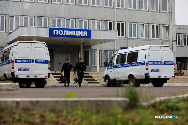 Подруги находились в соседней комнате и вызвали полицию Подруги находились в соседней комнате и вызвали полицию