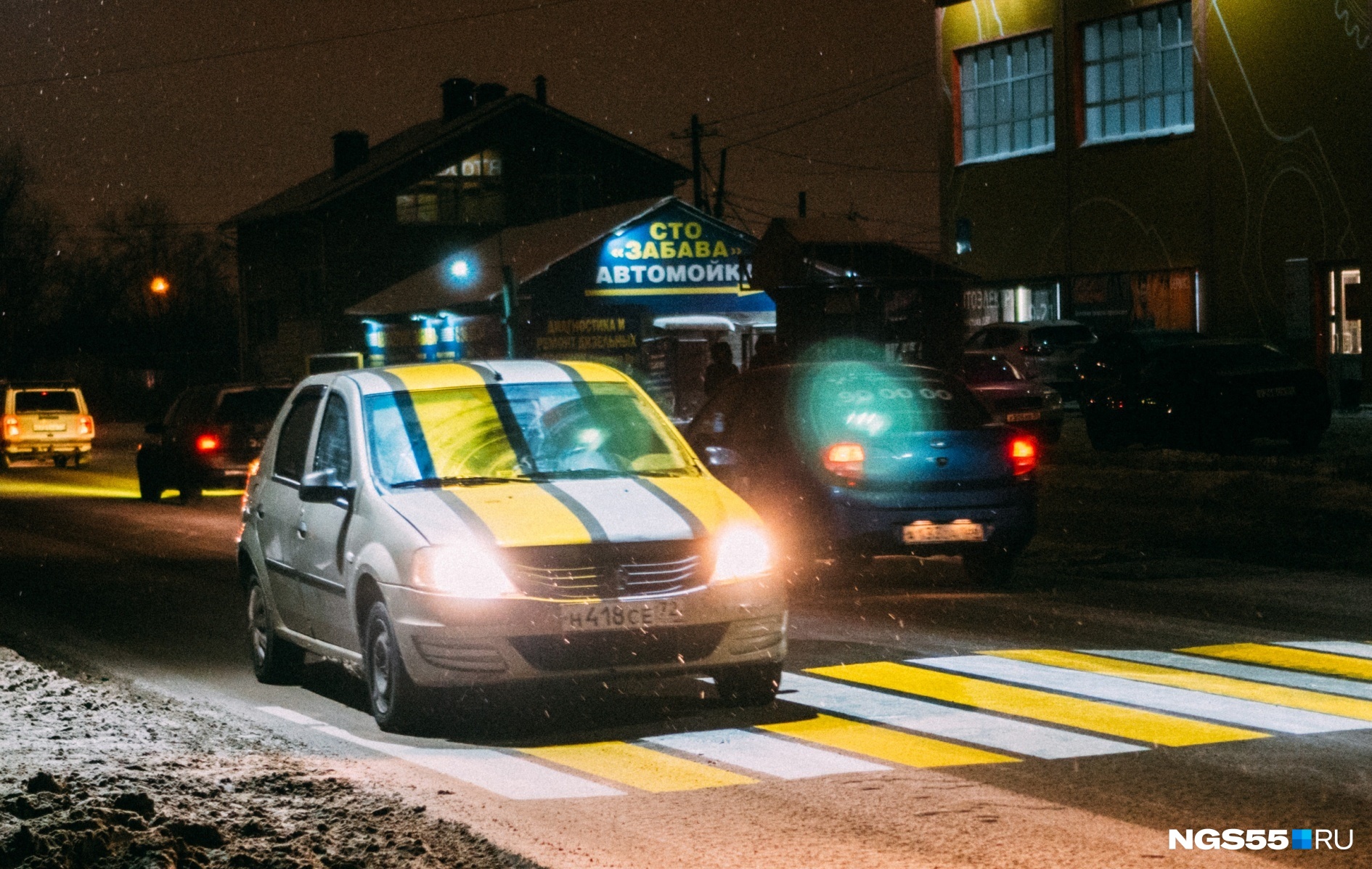 Новые светофоры и проекционные «зебры»: как в Омске боролись с аварийными участками