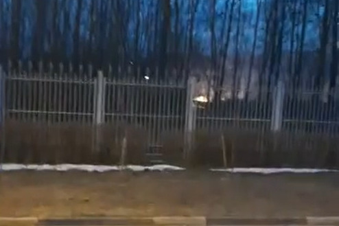 Огонь совсем рядом с медучреждением Огонь совсем рядом с медучреждением