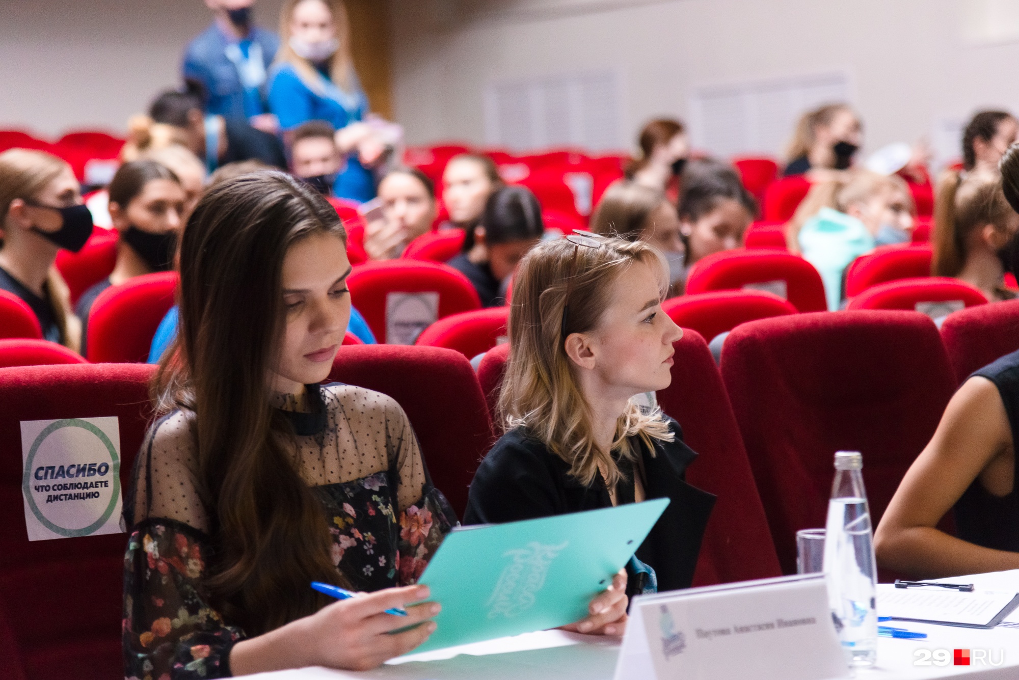 Анастасия Паутова (слева) победила в этом же конкурсе <nobr class="_">в 2019 году</nobr>. Тогда финал проходил <nobr class="_">в Ростове-на-Дону</nobr><br> Анастасия Паутова (слева) победила в этом же конкурсе <nobr class="_">в 2019 году</nobr>. Тогда финал проходил <nobr class="_">в Ростове-на-Дону</nobr><br>