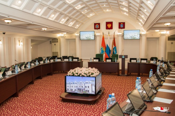 Зал заседаний в городской думе. Новый созыв парламента <a href="https://63.ru/text/politics/2020/09/23/69477497/" target="_blank" class="_">начал работать</a> в сентябре 2020 года Зал заседаний в городской думе. Новый созыв парламента <a href="https://63.ru/text/politics/2020/09/23/69477497/" target="_blank" class="_">начал работать</a> в сентябре 2020 года